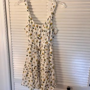 Like new! White and lemon ruffle sundress 🌞